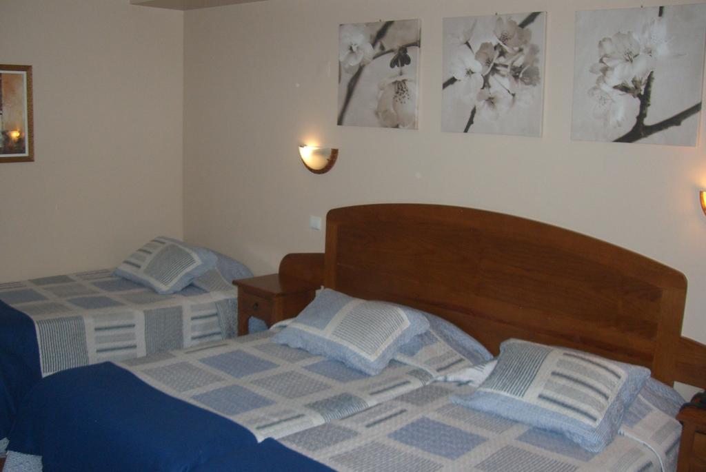 Hotel O Gadanha Эштремош Номер фото