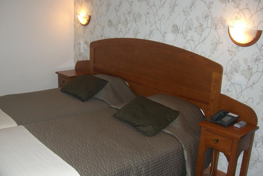 Hotel O Gadanha Эштремош Номер фото